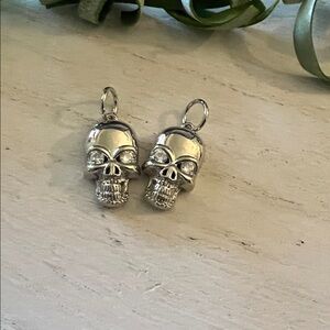 Oak&Ivy (2) pack skull pendants